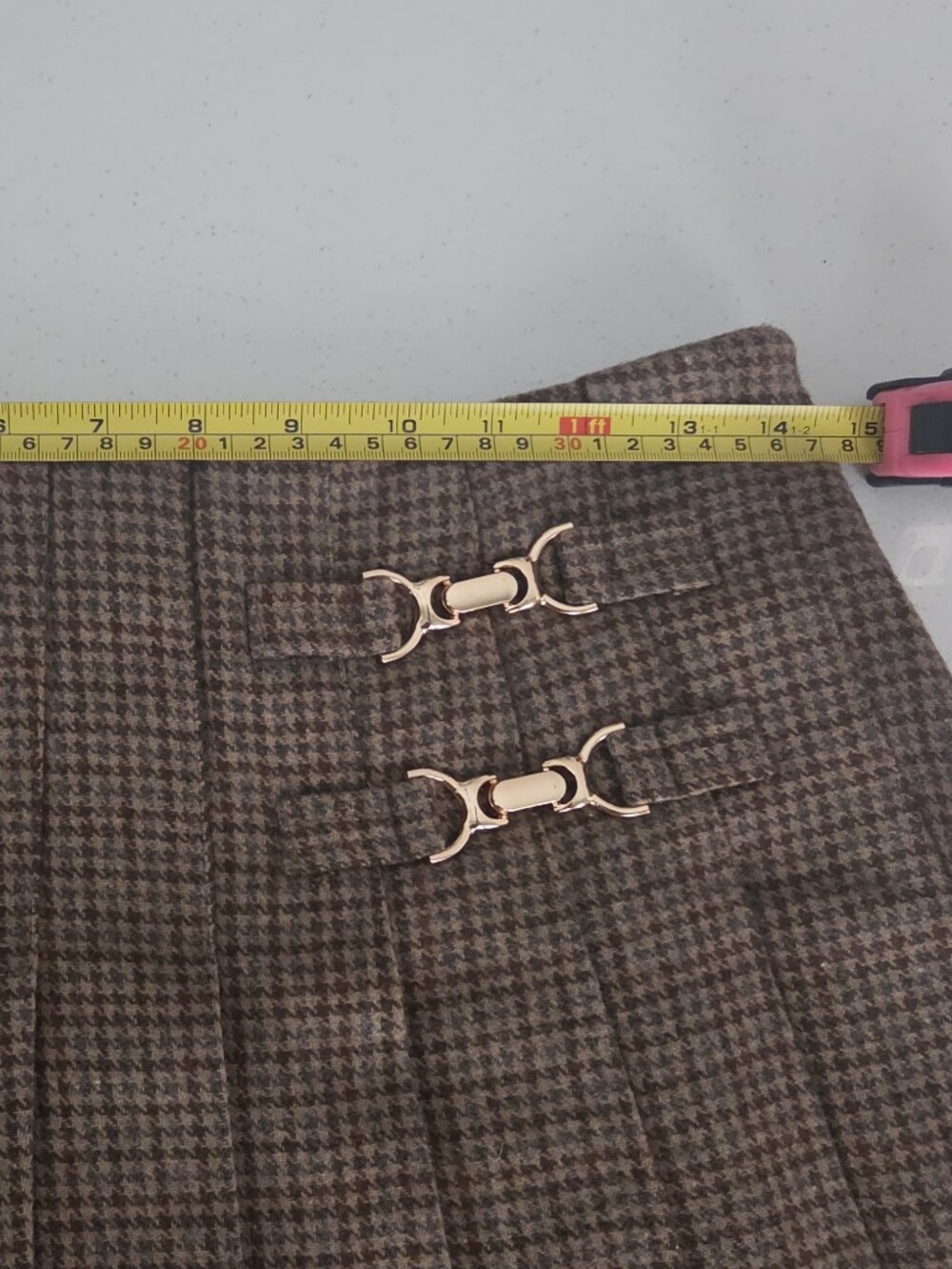 Brown Houndstooth Pleated Women's Skirt with Gold Buckle Accents - Picture 2 of 6